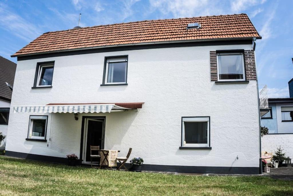 Schoenes Haus Mit Grossem Garten ゼーリゲンシュタット エクステリア 写真