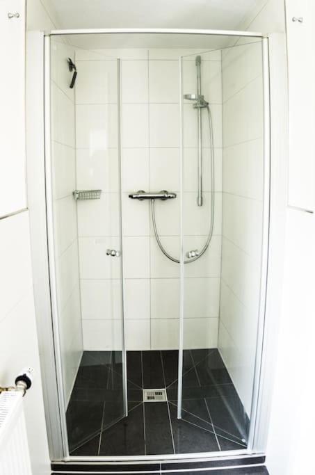 Schoenes Haus Mit Grossem Garten ゼーリゲンシュタット エクステリア 写真